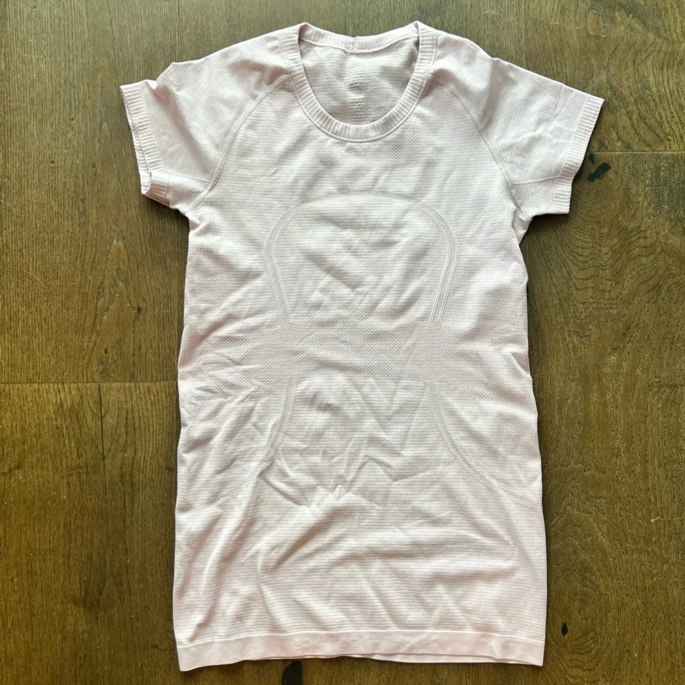 lululemon athletica Light Pink Short Sleeve Seamless Top